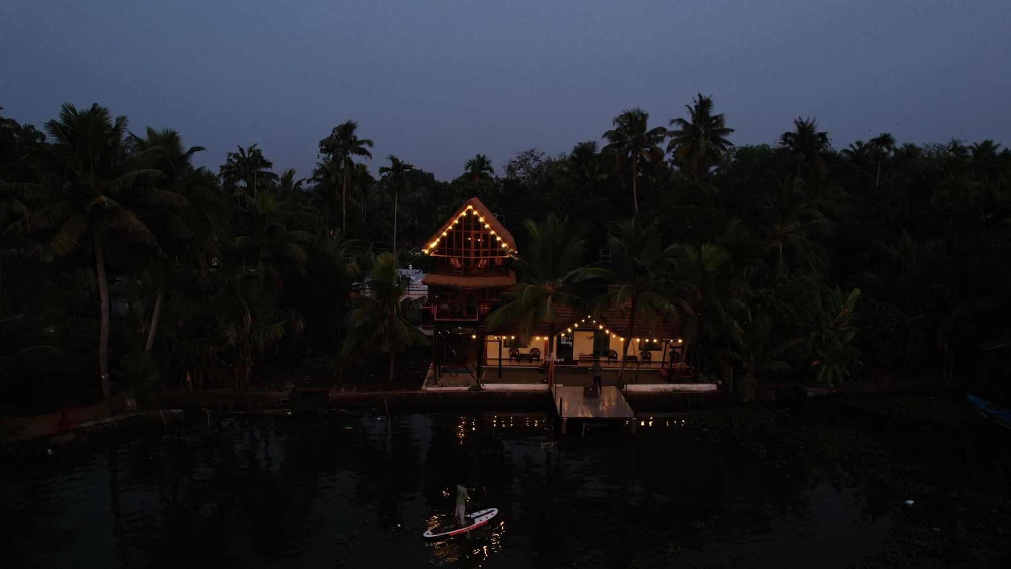 Appartement Tulsi Kayal Retreat à Champakulam Extérieur photo