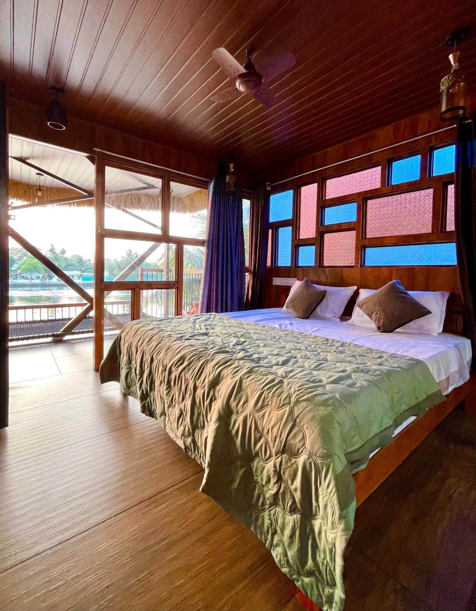 Appartement Tulsi Kayal Retreat à Champakulam Extérieur photo