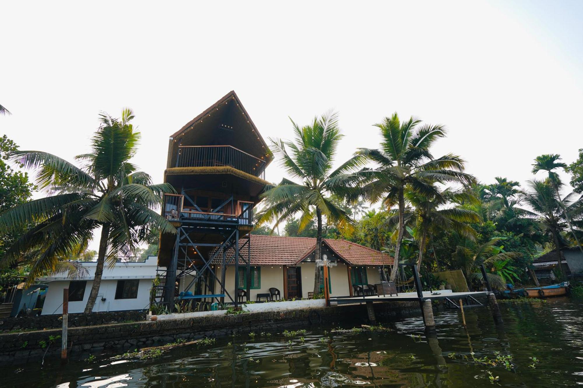Appartement Tulsi Kayal Retreat à Champakulam Extérieur photo