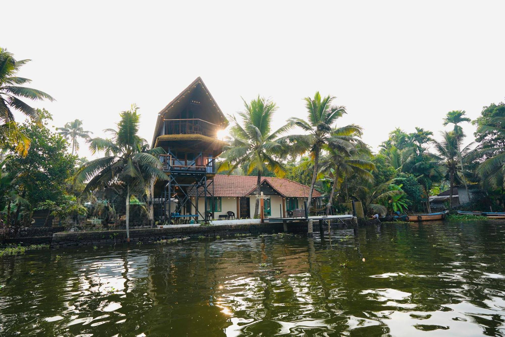 Appartement Tulsi Kayal Retreat à Champakulam Extérieur photo