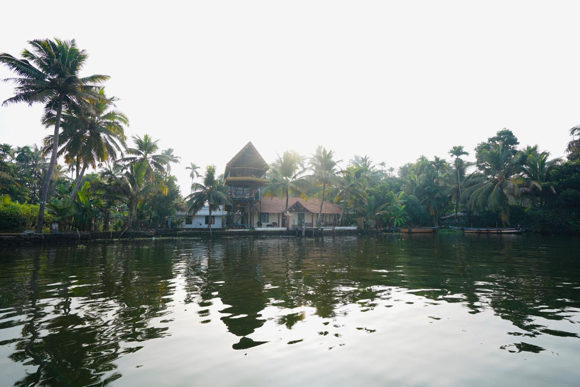 Appartement Tulsi Kayal Retreat à Champakulam Extérieur photo