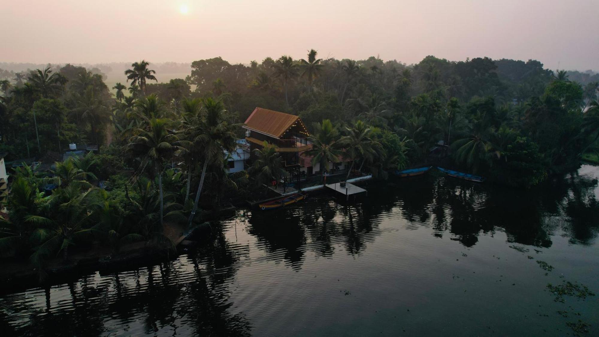 Appartement Tulsi Kayal Retreat à Champakulam Extérieur photo