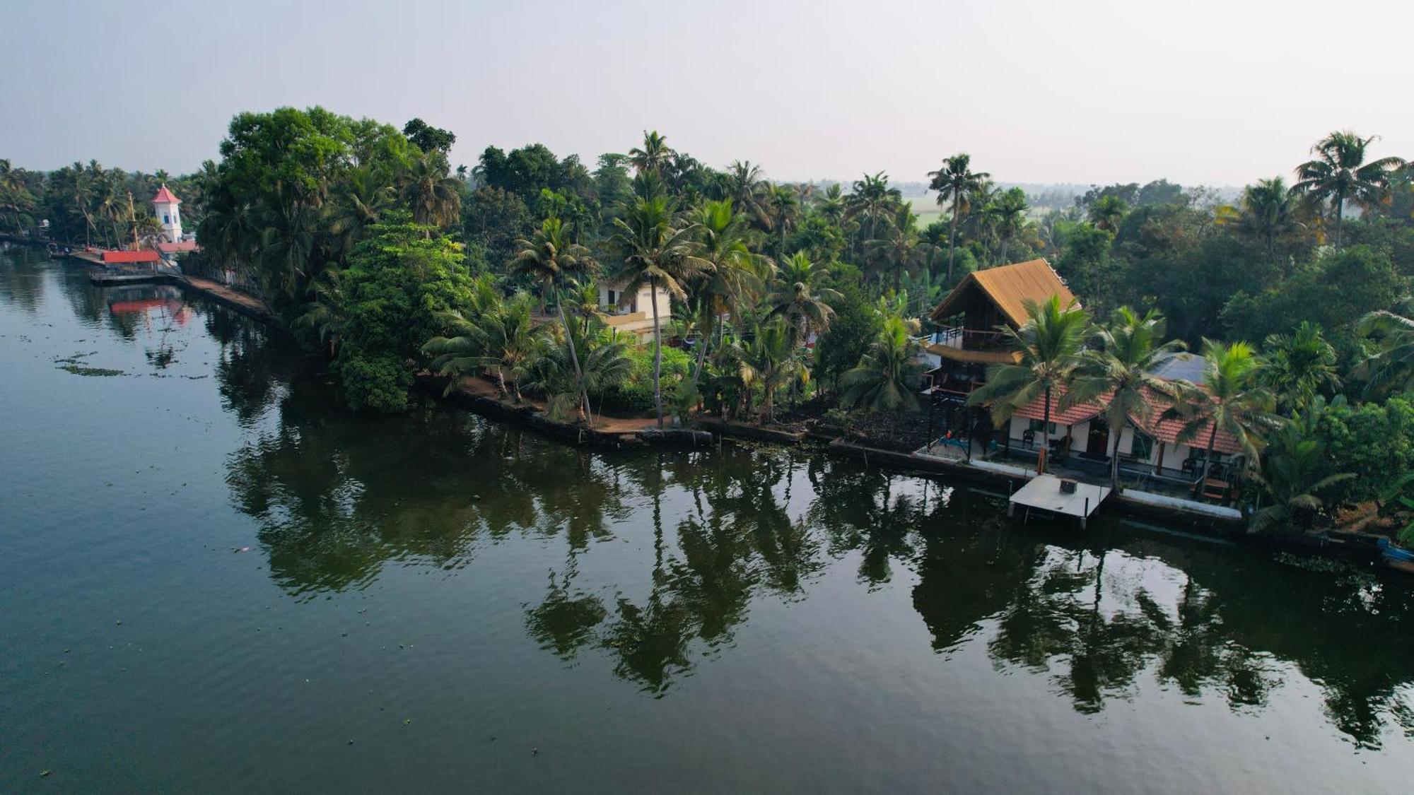 Appartement Tulsi Kayal Retreat à Champakulam Extérieur photo