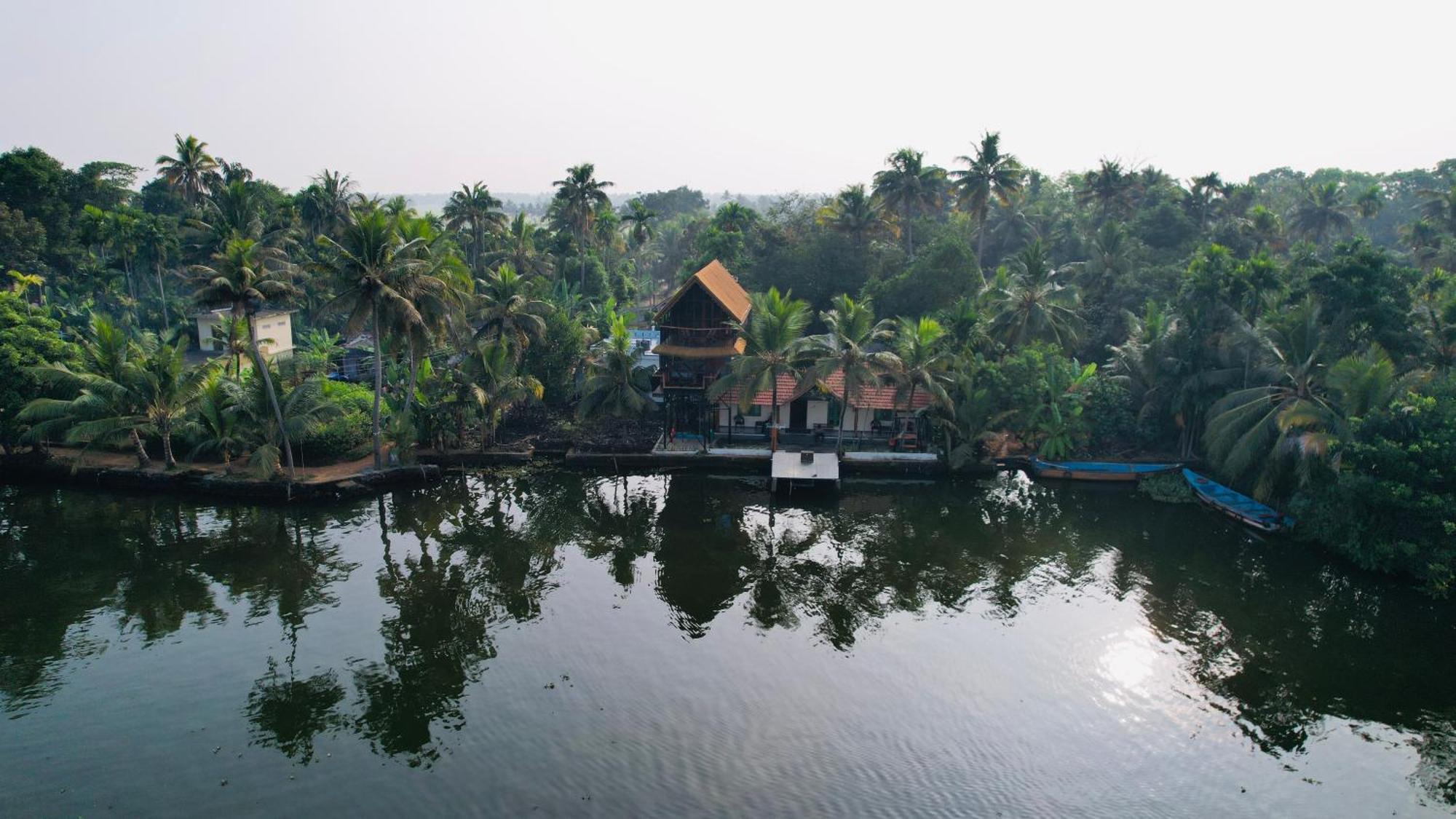 Appartement Tulsi Kayal Retreat à Champakulam Extérieur photo
